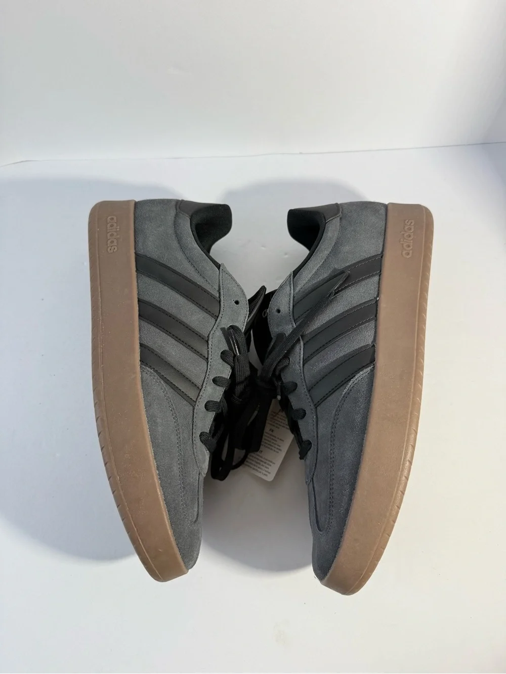 adidas Barreda Sneakers Men’s Size 13 JQ7237 Gray Suede/ Black Low Top New